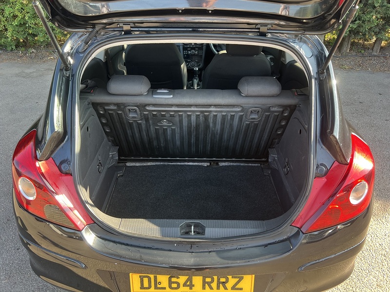 Vauxhall Corsa Design - U12534