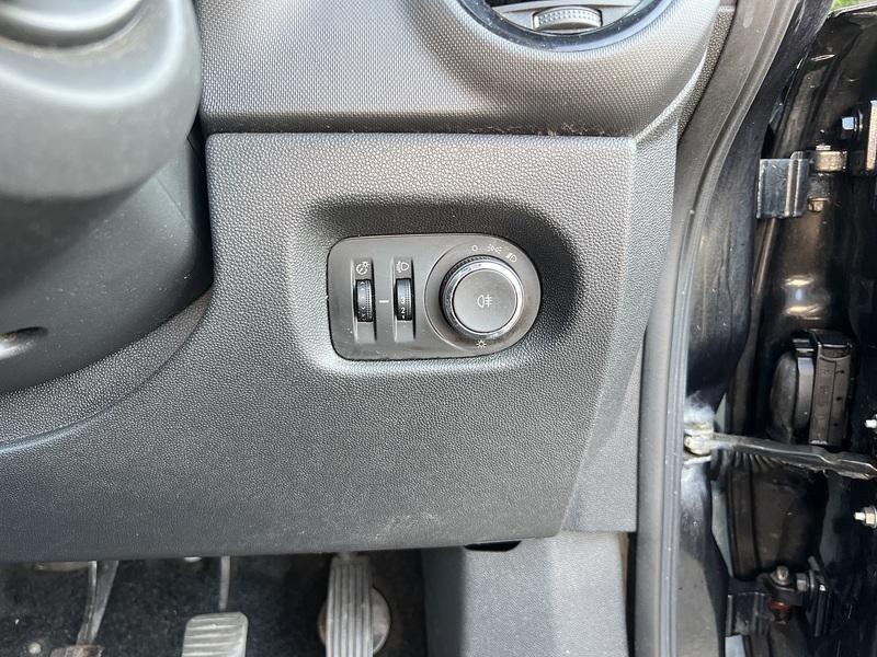 Vauxhall Corsa Design - U12534