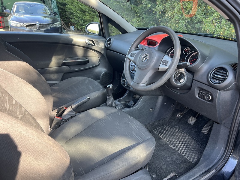 Vauxhall Corsa Design - U12534