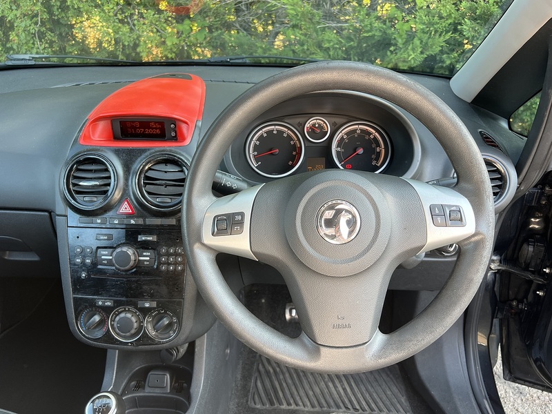 Vauxhall Corsa Design - U12534