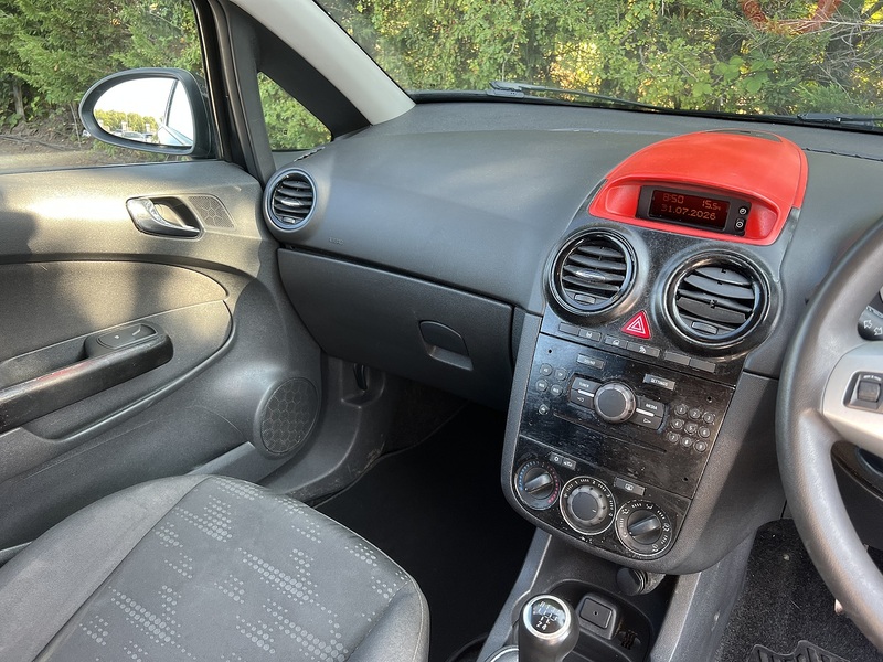 Vauxhall Corsa Design - U12534