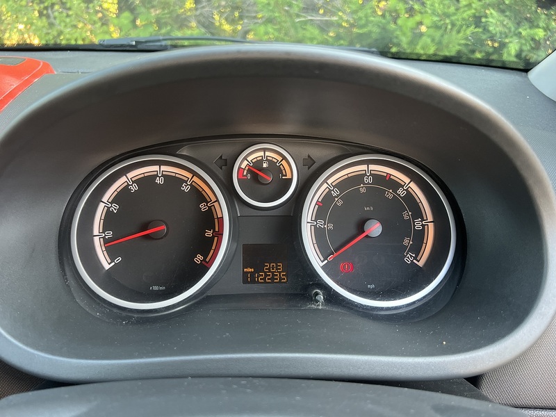 Vauxhall Corsa Design - U12534