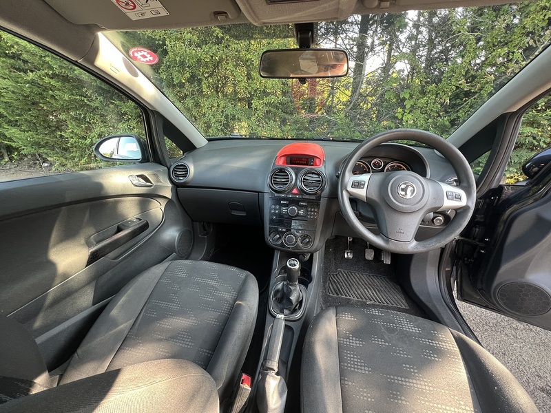 Vauxhall Corsa Design - U12534