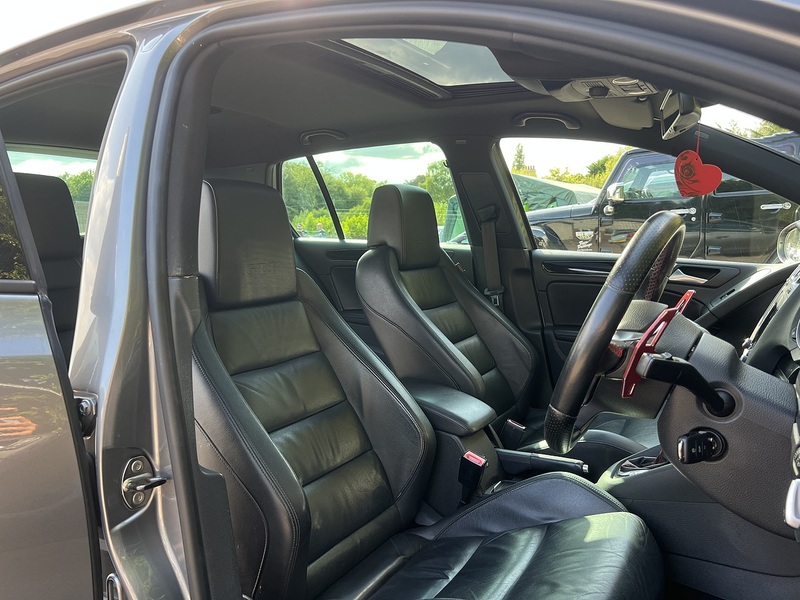 Volkswagen Golf GTI - U12540