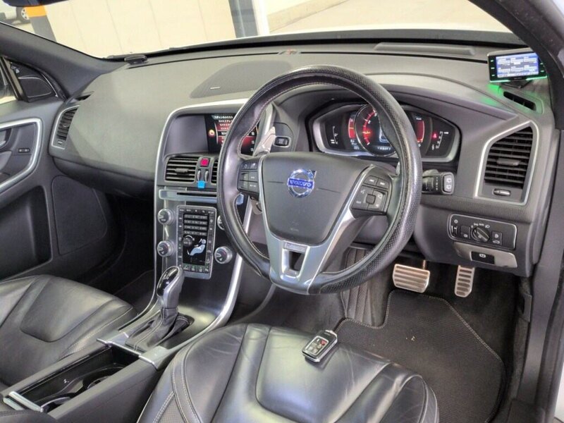 Volvo Xc60 T6 R-Design Awd - U12542