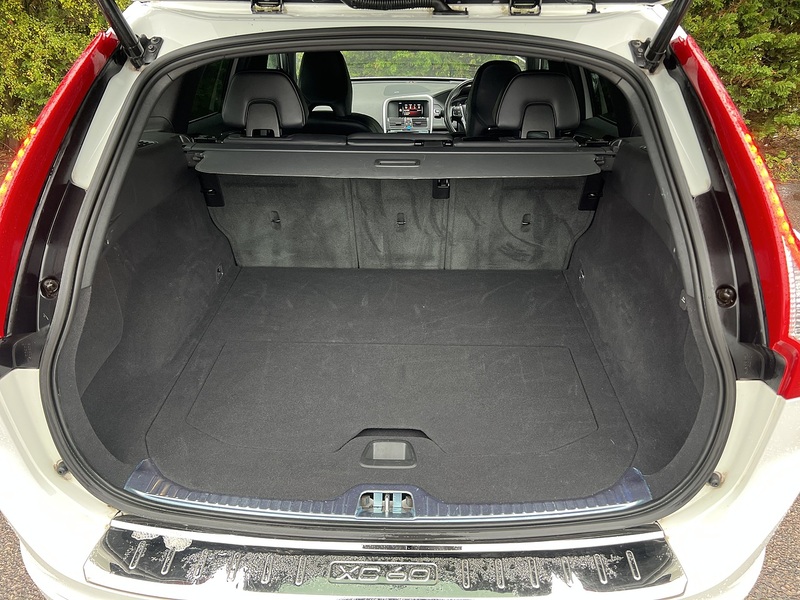 Volvo Xc60 T6 R-Design Awd - U12542