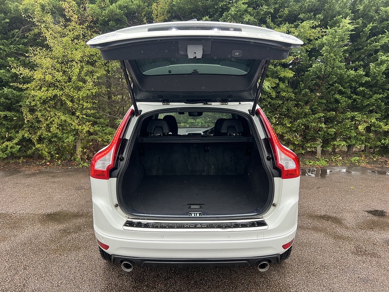 Volvo Xc60 T6 R-Design Awd - U12542