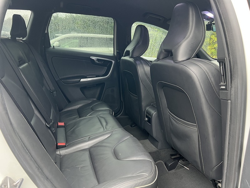 Volvo Xc60 T6 R-Design Awd - U12542