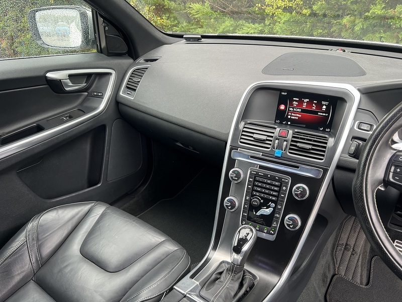Volvo Xc60 T6 R-Design Awd - U12542