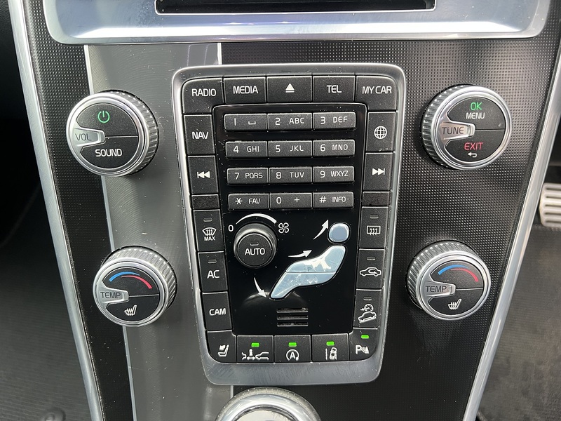 Volvo Xc60 T6 R-Design Awd - U12542
