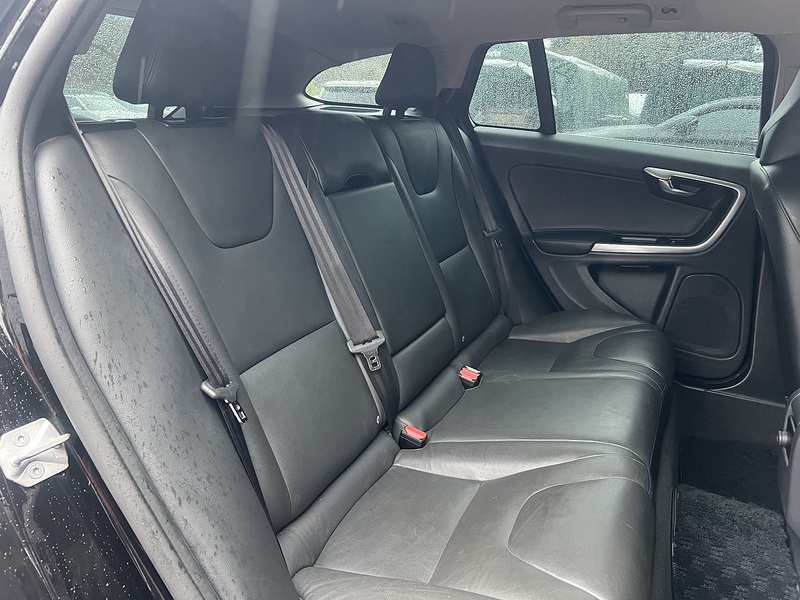 Volvo V60 D4 Se Lux Nav - U12543