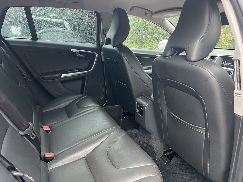 Volvo V60 D4 Se Lux Nav - U12543