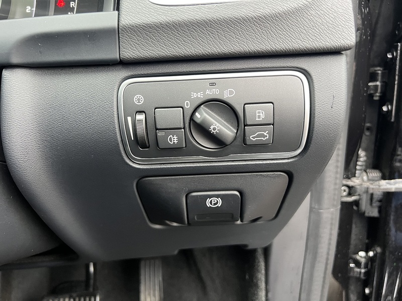 Volvo V60 D4 Se Lux Nav - U12543