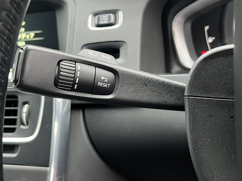 Volvo V60 D4 Se Lux Nav - U12543