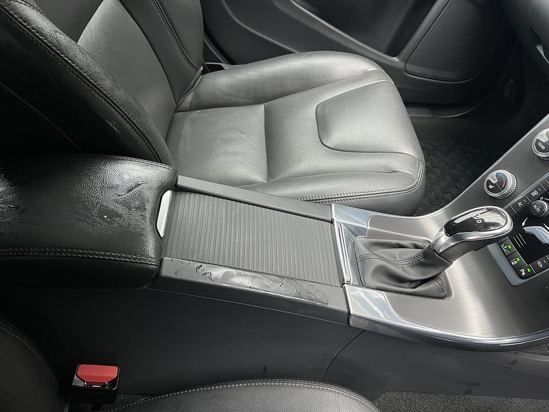 Volvo V60 D4 Se Lux Nav - U12543