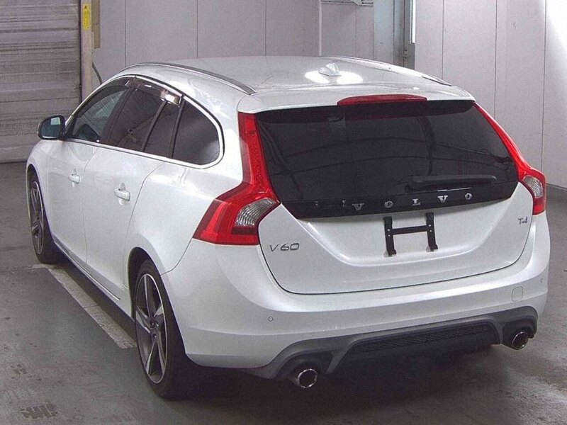 Volvo V60 T4 R-Design - U12548