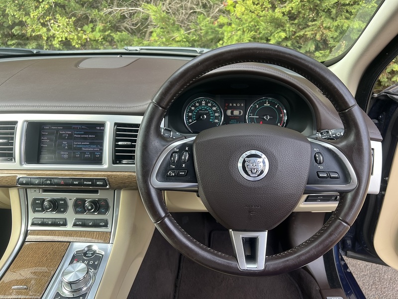 Jaguar XF d Premium Luxury - U12558