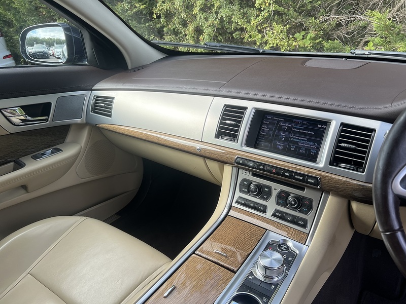 Jaguar XF d Premium Luxury - U12558