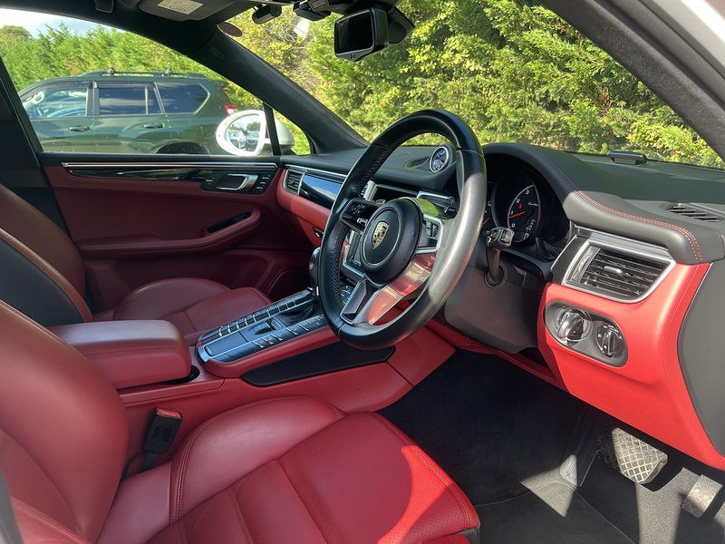 Porsche Macan Turbo Pdk - U12586