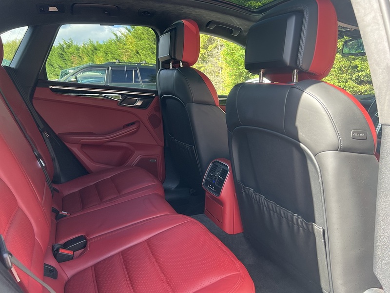 Porsche Macan Turbo Pdk - U12586