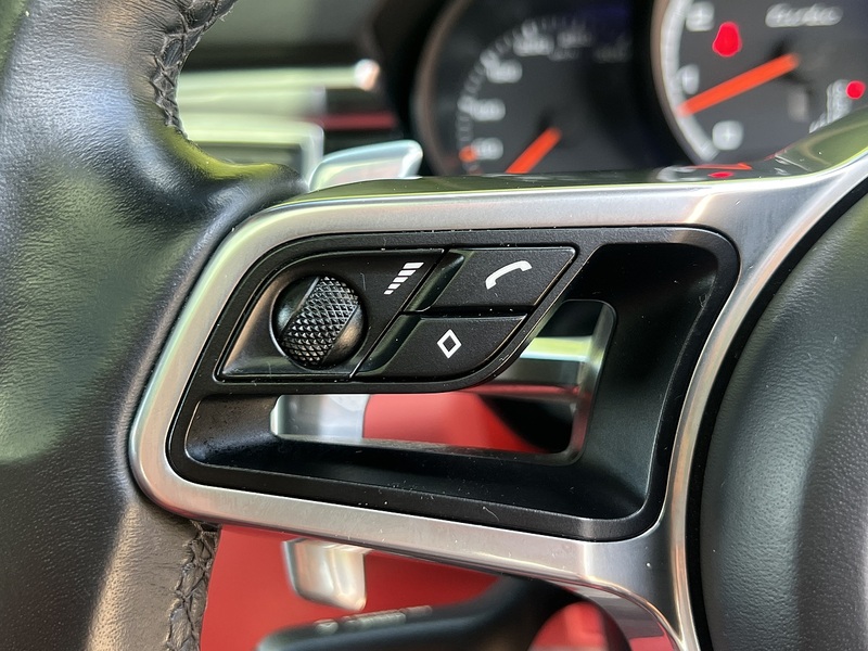 Porsche Macan Turbo Pdk - U12586