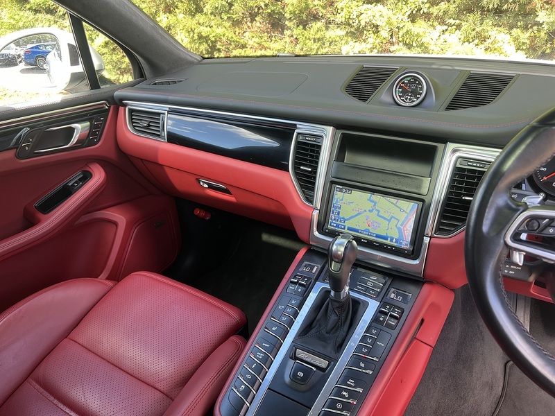 Porsche Macan Turbo Pdk - U12586