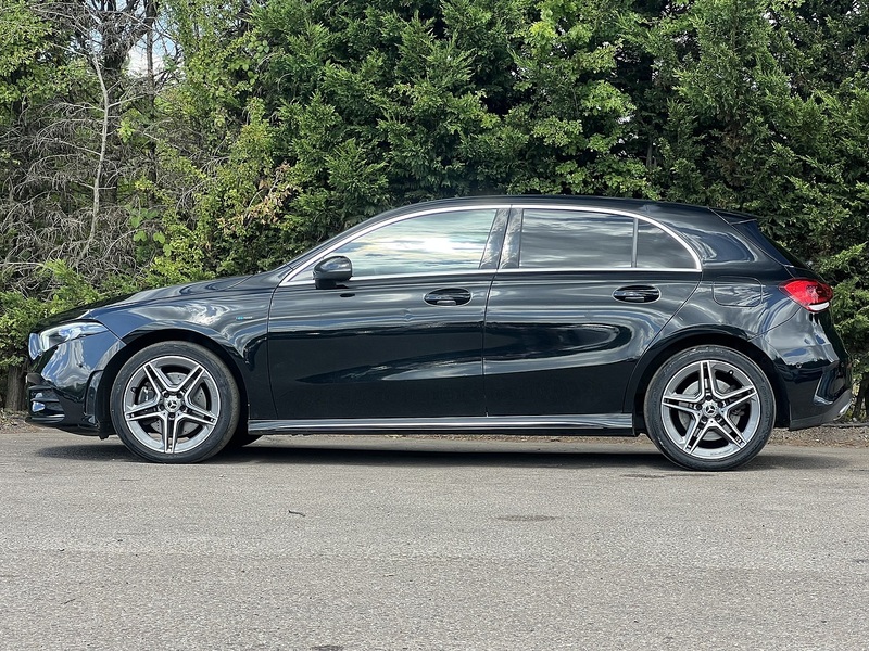 Mercedes-Benz A Class A250e AMG Line - U12589