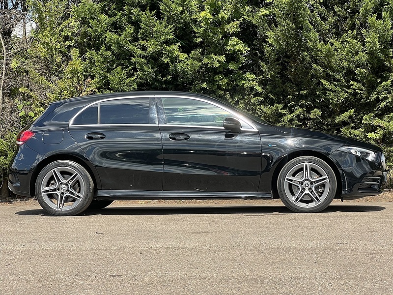 Mercedes-Benz A Class A250e AMG Line - U12589