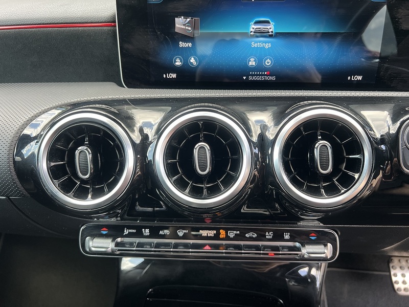 Mercedes-Benz A Class A250e AMG Line - U12589