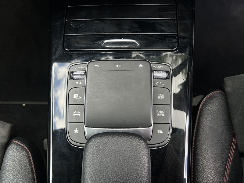 Mercedes-Benz A Class A250e AMG Line - U12589