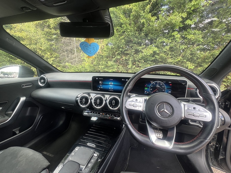 Mercedes-Benz A Class A250e AMG Line - U12589