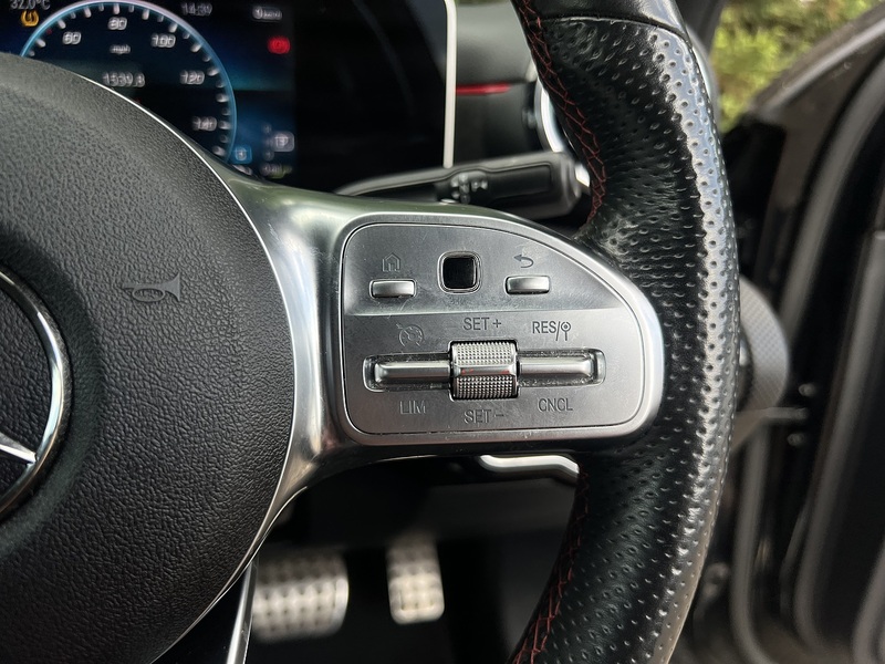 Mercedes-Benz A Class A250e AMG Line - U12589