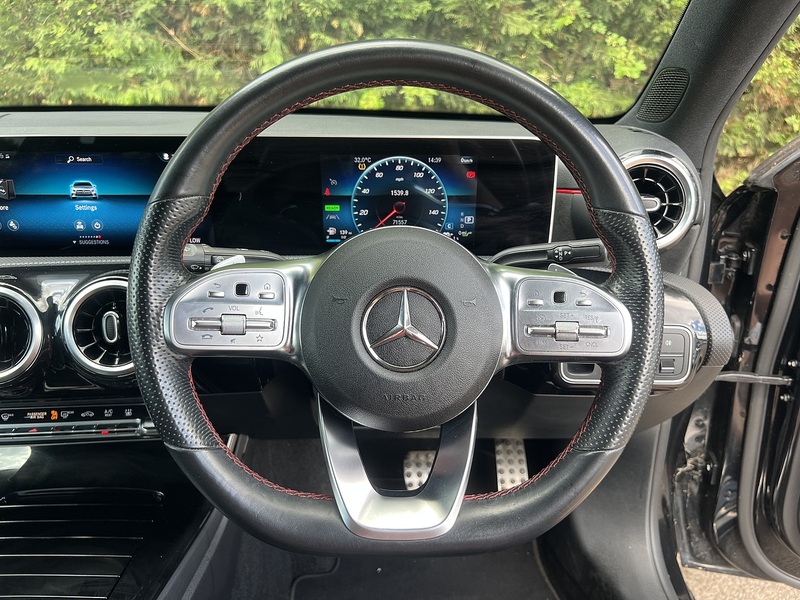 Mercedes-Benz A Class A250e AMG Line - U12589