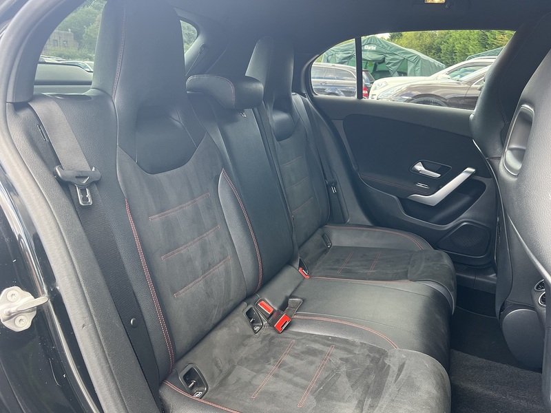 Mercedes-Benz A Class A250e AMG Line - U12589