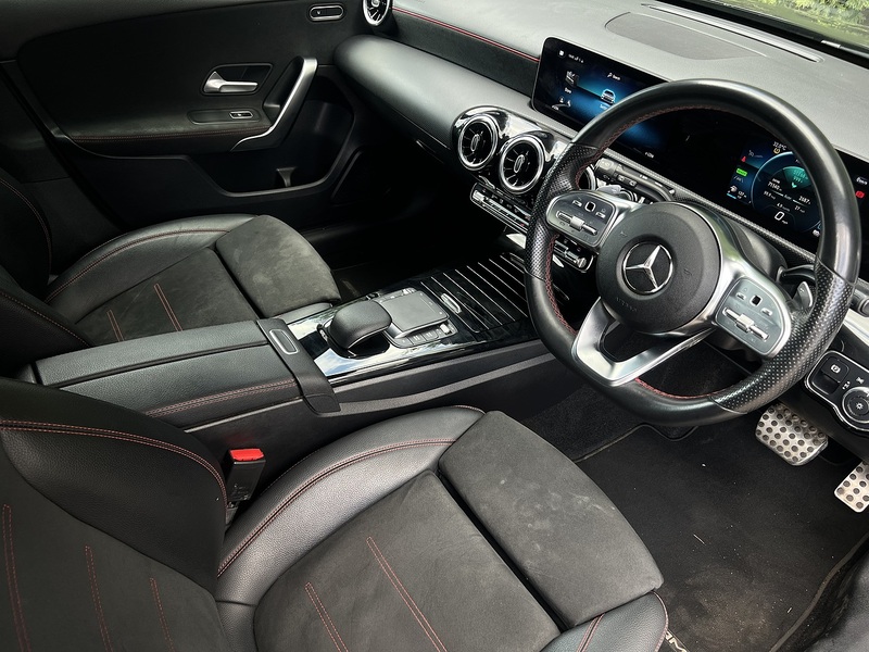 Mercedes-Benz A Class A250e AMG Line - U12589