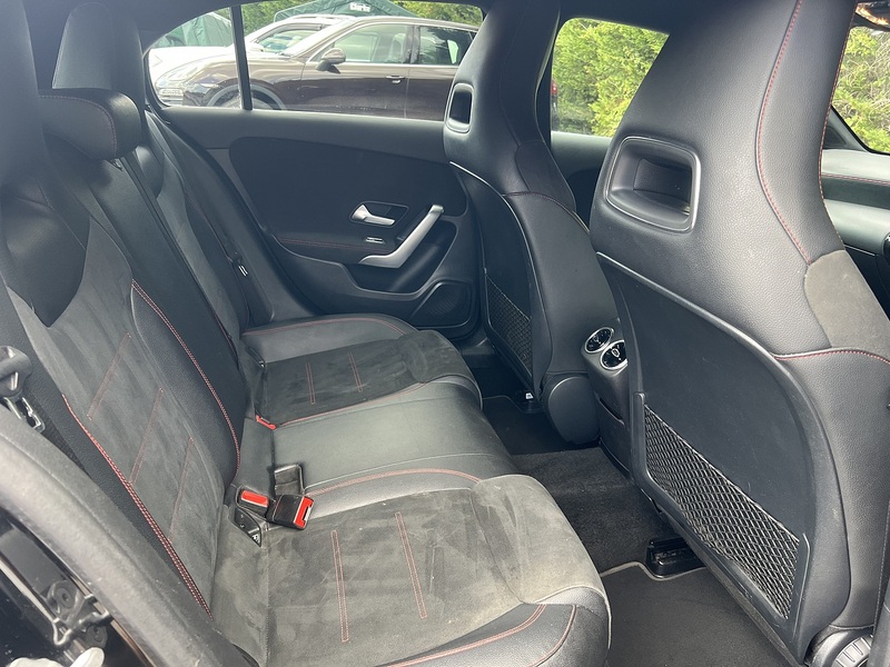 Mercedes-Benz A Class A250e AMG Line - U12589
