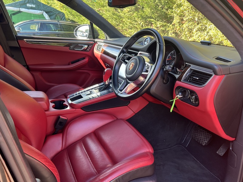 Porsche Macan Turbo Pdk - U12594