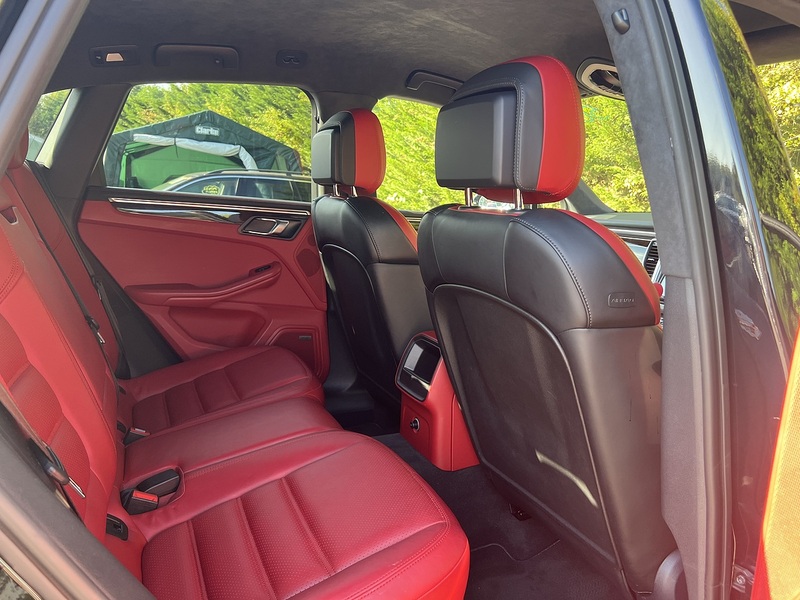 Porsche Macan Turbo Pdk - U12594