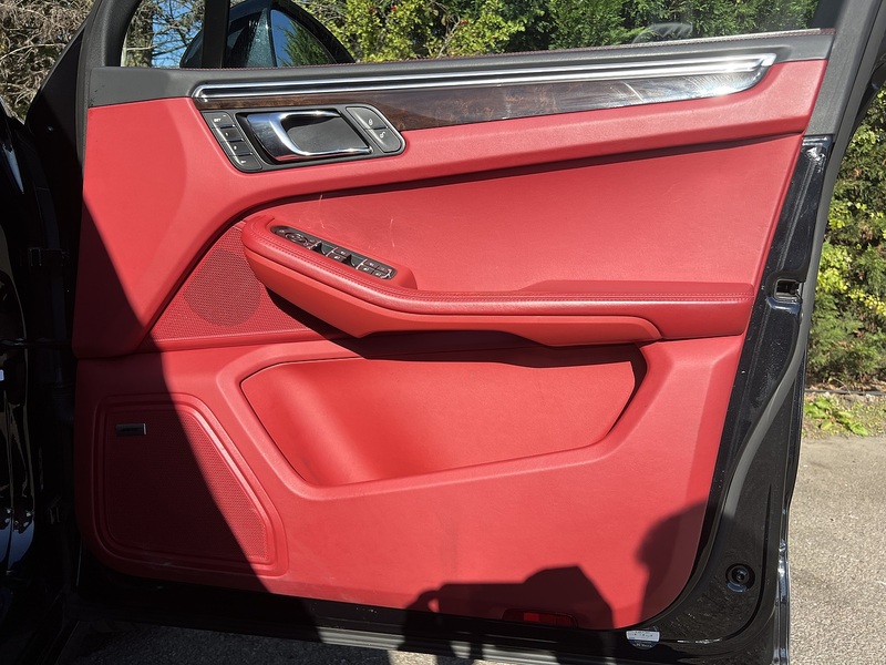 Porsche Macan Turbo Pdk - U12594