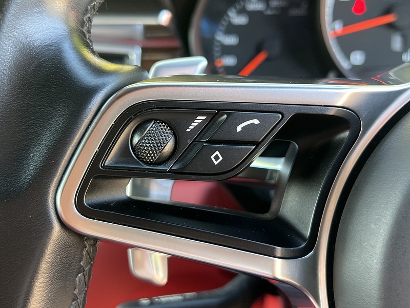 Porsche Macan Turbo Pdk - U12594