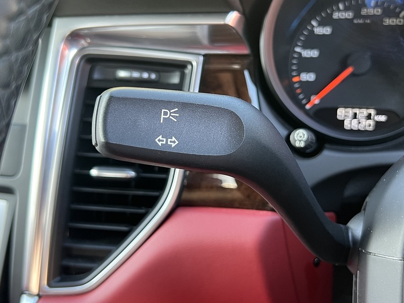 Porsche Macan Turbo Pdk - U12594