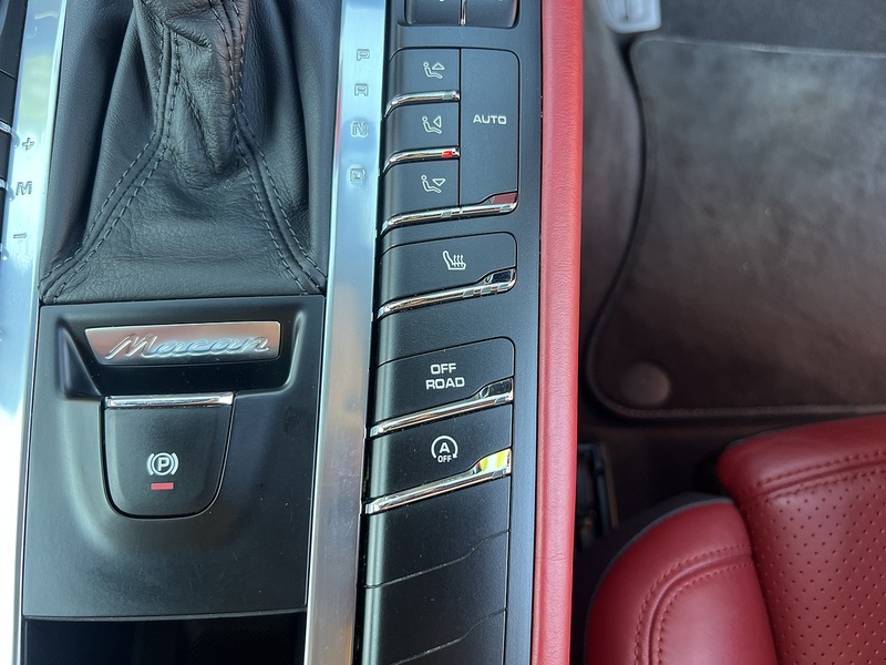 Porsche Macan Turbo Pdk - U12594