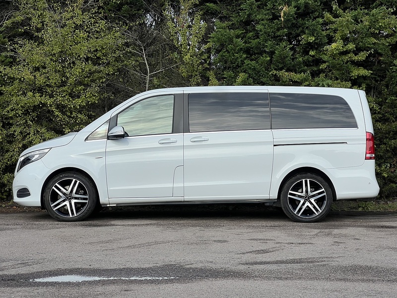 Mercedes-Benz V-Class V220D Avantgarde L - U12596