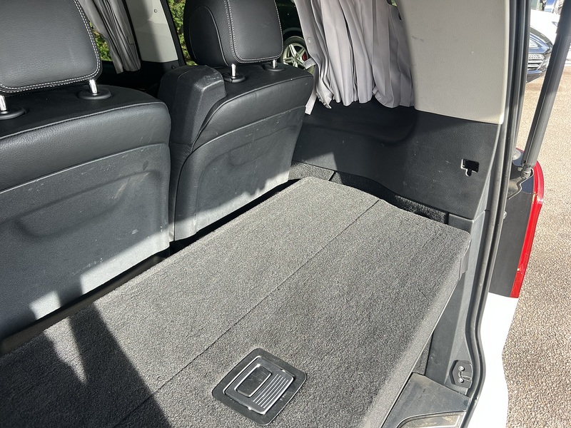 Mercedes-Benz V-Class V220D Avantgarde L - U12596