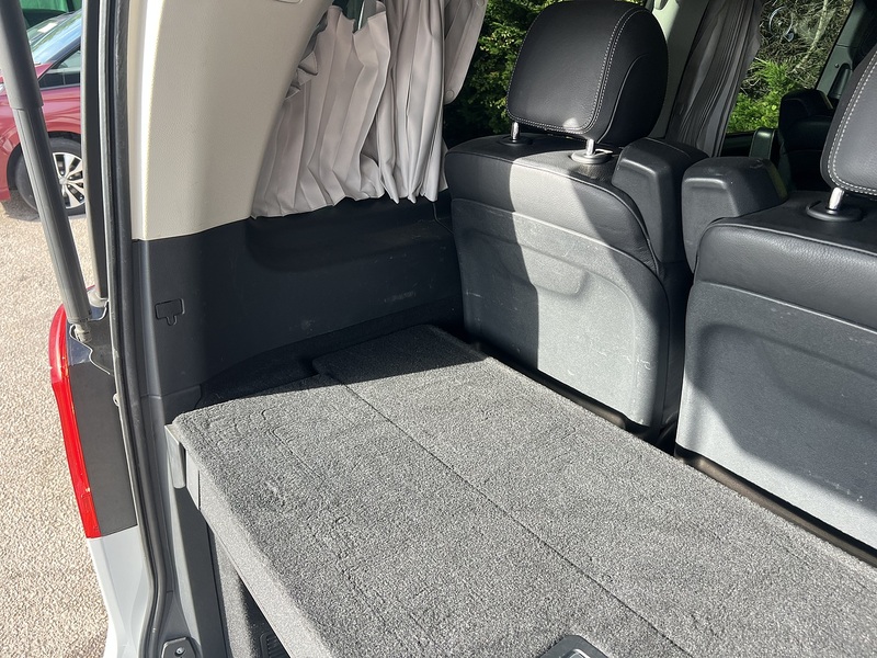 Mercedes-Benz V-Class V220D Avantgarde L - U12596
