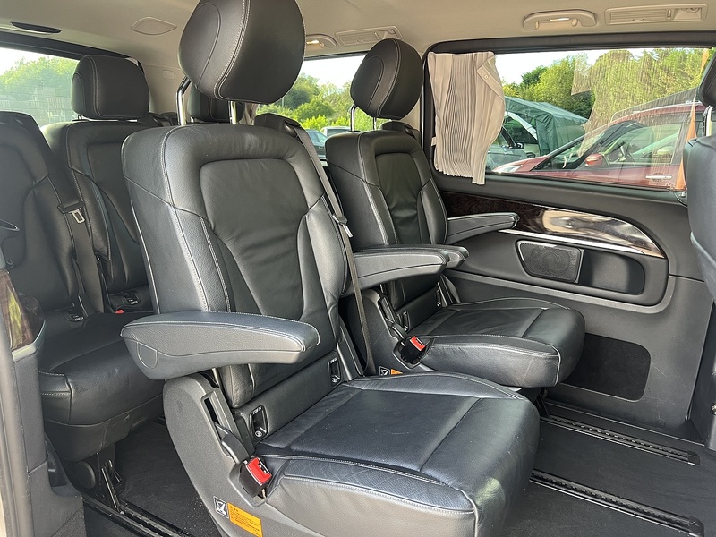 Mercedes-Benz V-Class V220D Avantgarde L - U12596