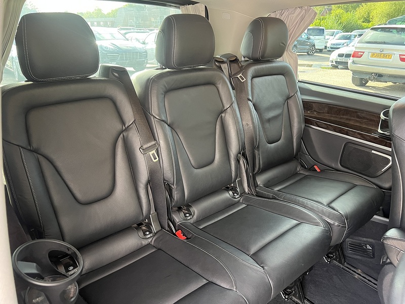 Mercedes-Benz V-Class V220D Avantgarde L - U12596