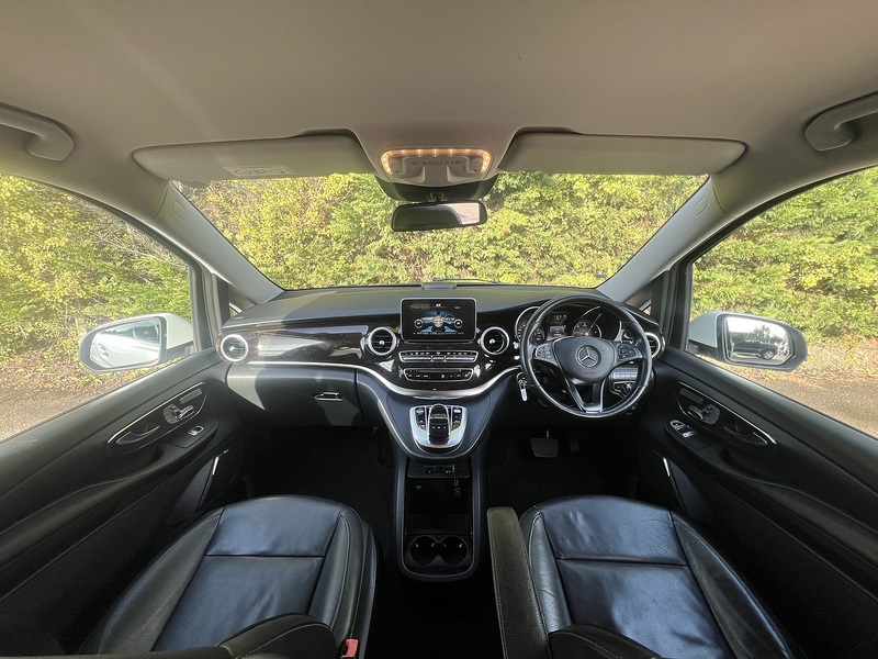 Mercedes-Benz V-Class V220D Avantgarde L - U12596