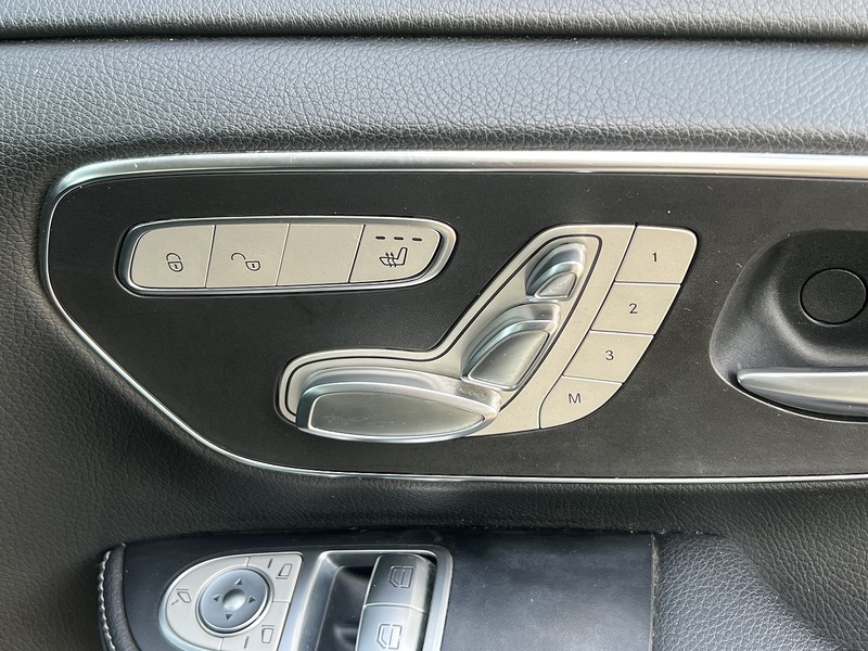 Mercedes-Benz V-Class V220D Avantgarde L - U12596