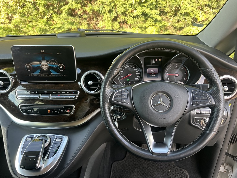 Mercedes-Benz V-Class V220D Avantgarde L - U12596